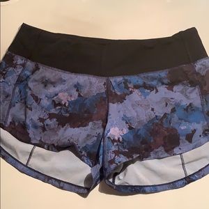 Lululemon Speed up shorts 2.5”
